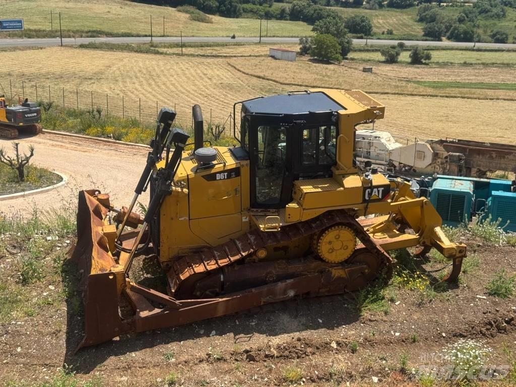 CAT D 6 T XL Гусеничні бульдозери