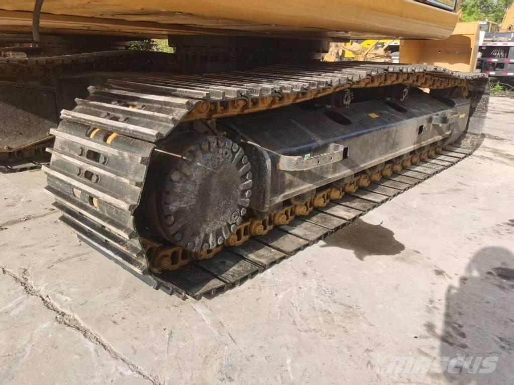 CAT 320d2 Гусеничні екскаватори