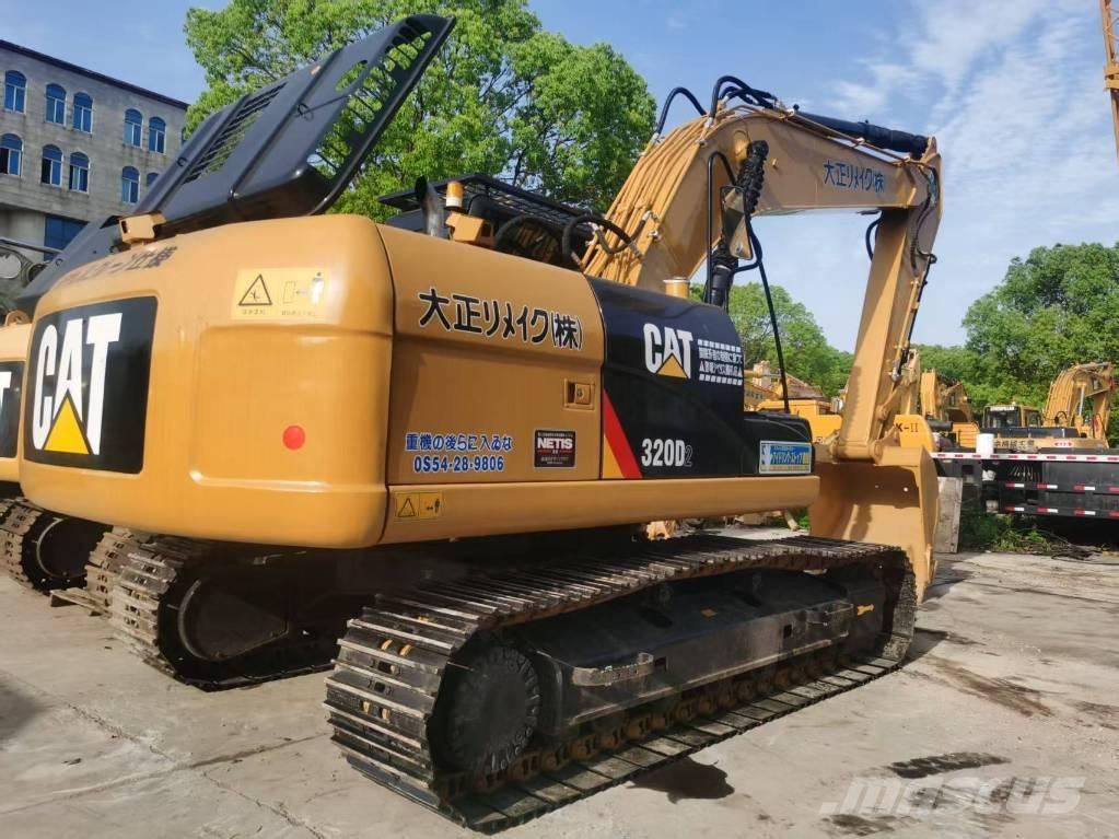 CAT 320d2 Гусеничні екскаватори
