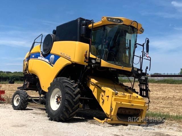 New Holland CX 5090 Зернозбиральні комбайни