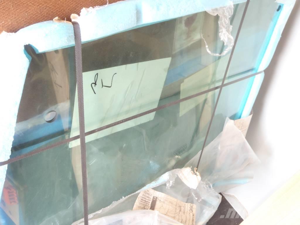 Fermec 860 Кабіна