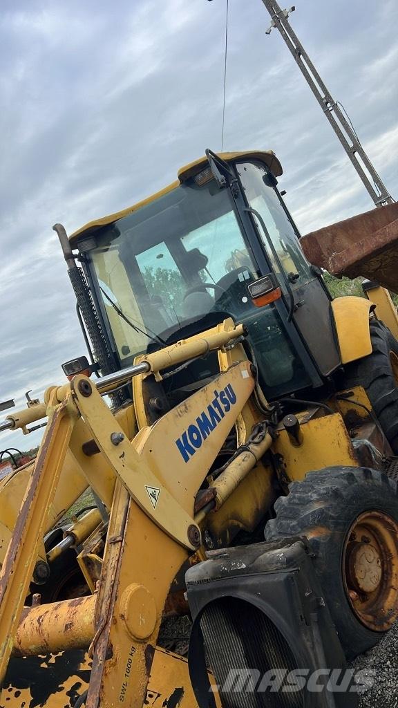 Komatsu WB 93 R Двигуни