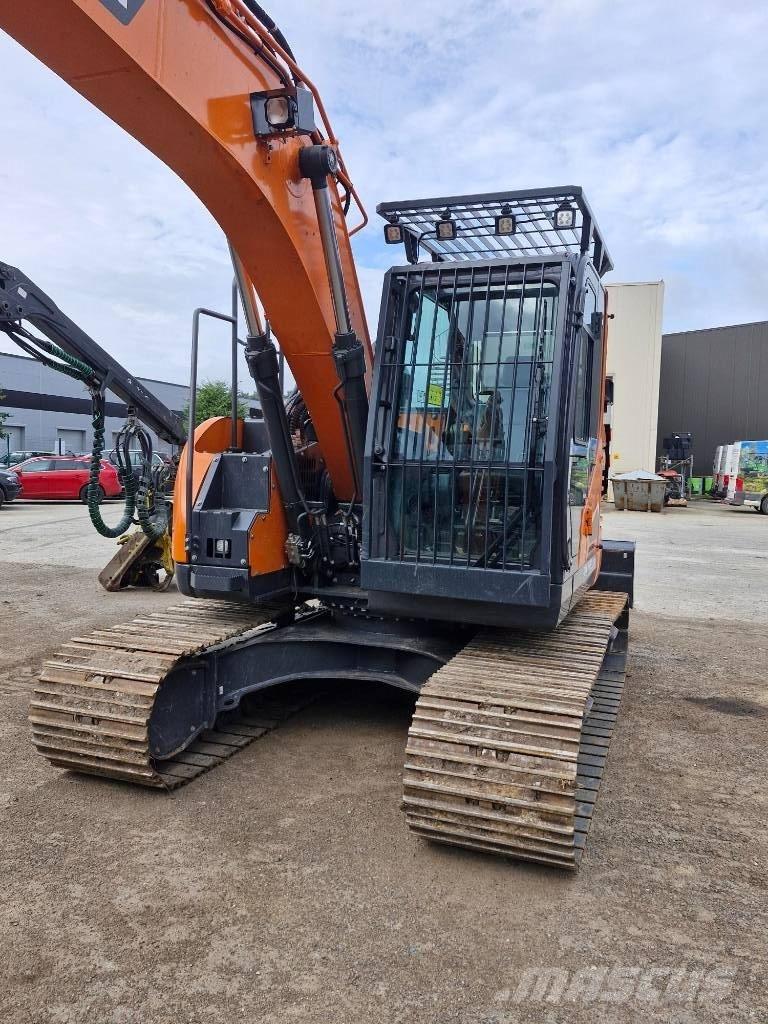 Develon DX 140 LCR-7 Гусеничні екскаватори