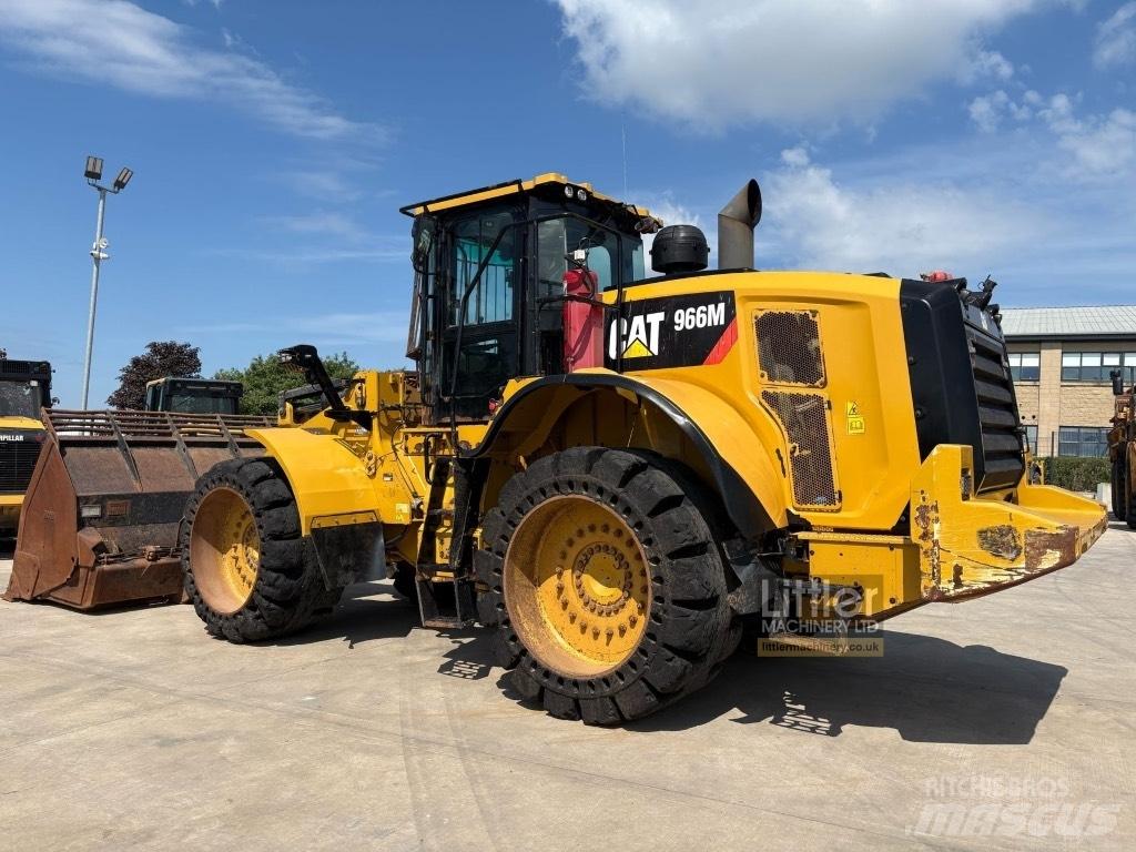 CAT 966 M Фронтальні навантажувачі