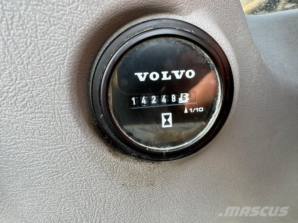 Volvo EC750EL Гусеничні екскаватори