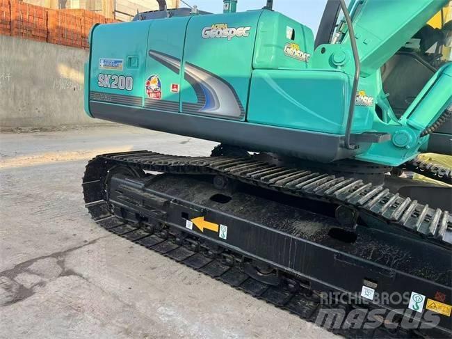 Kobelco SK 220 Гусеничні екскаватори