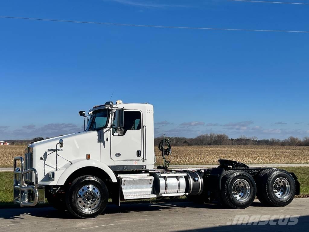 Kenworth T 800 Тягачі