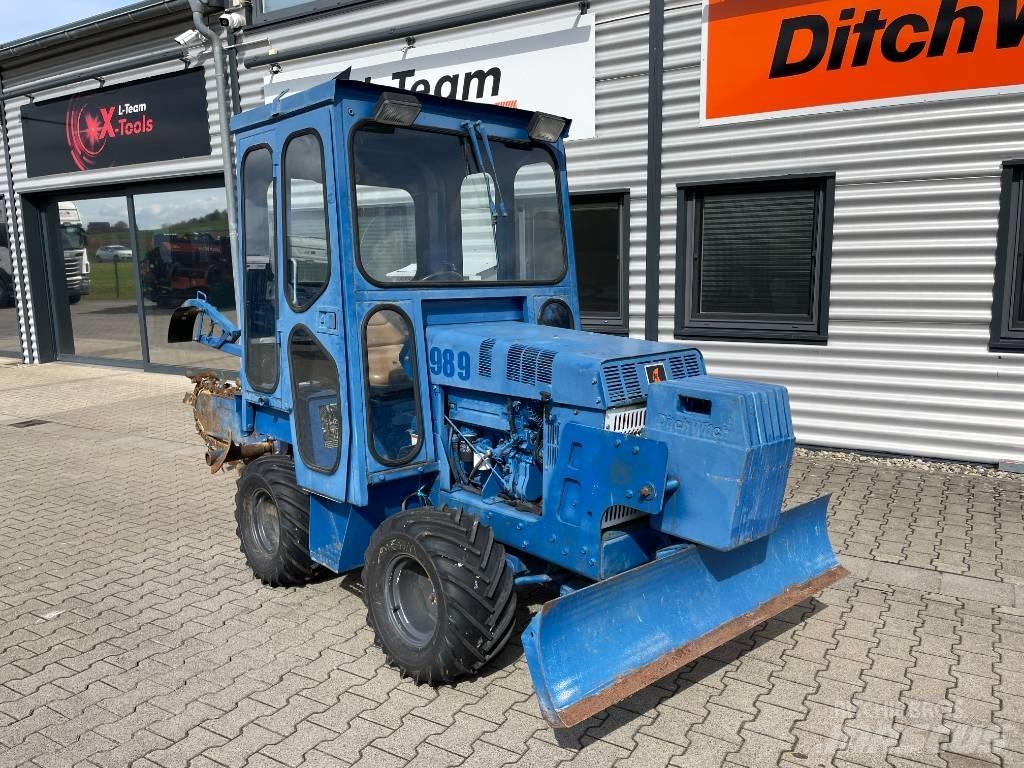 Ditch Witch 3700 DD Канавокопачі