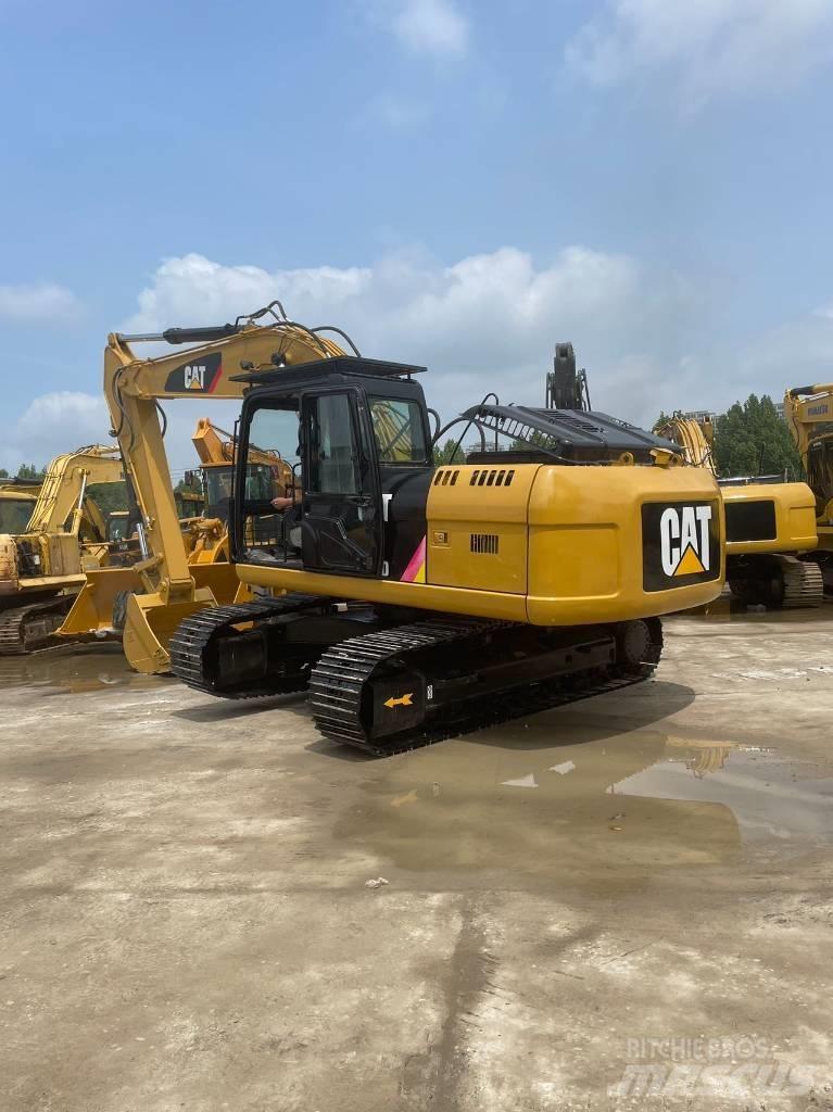 CAT 320D Гусеничні екскаватори