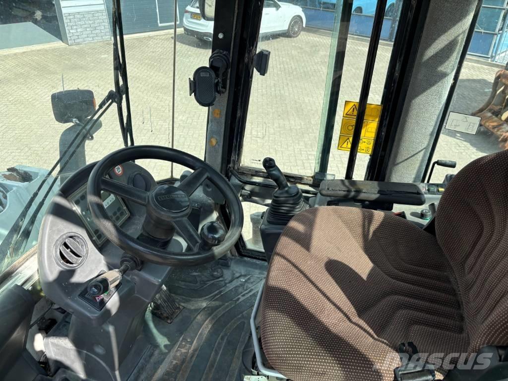Liebherr L 538 Фронтальні навантажувачі