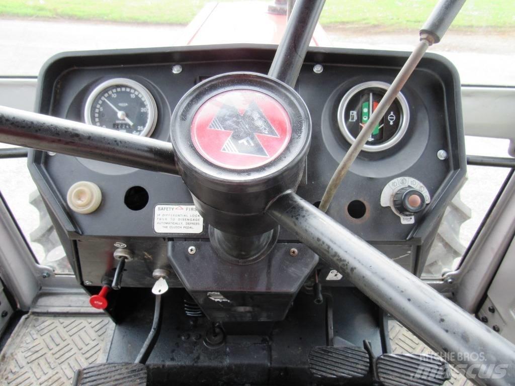 Massey Ferguson 690 Трактори
