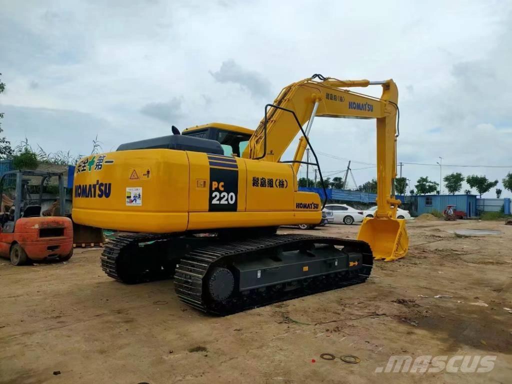 Komatsu PC 220 Гусеничні екскаватори