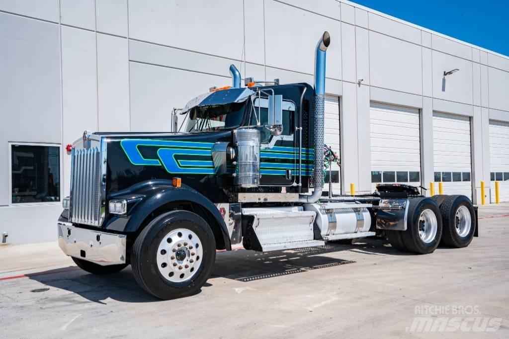 Kenworth W 900 Тягачі
