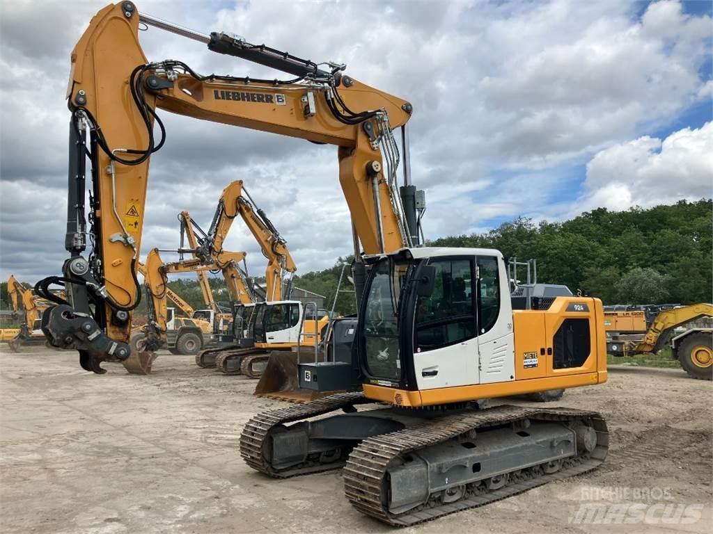 Liebherr R924 Гусеничні екскаватори