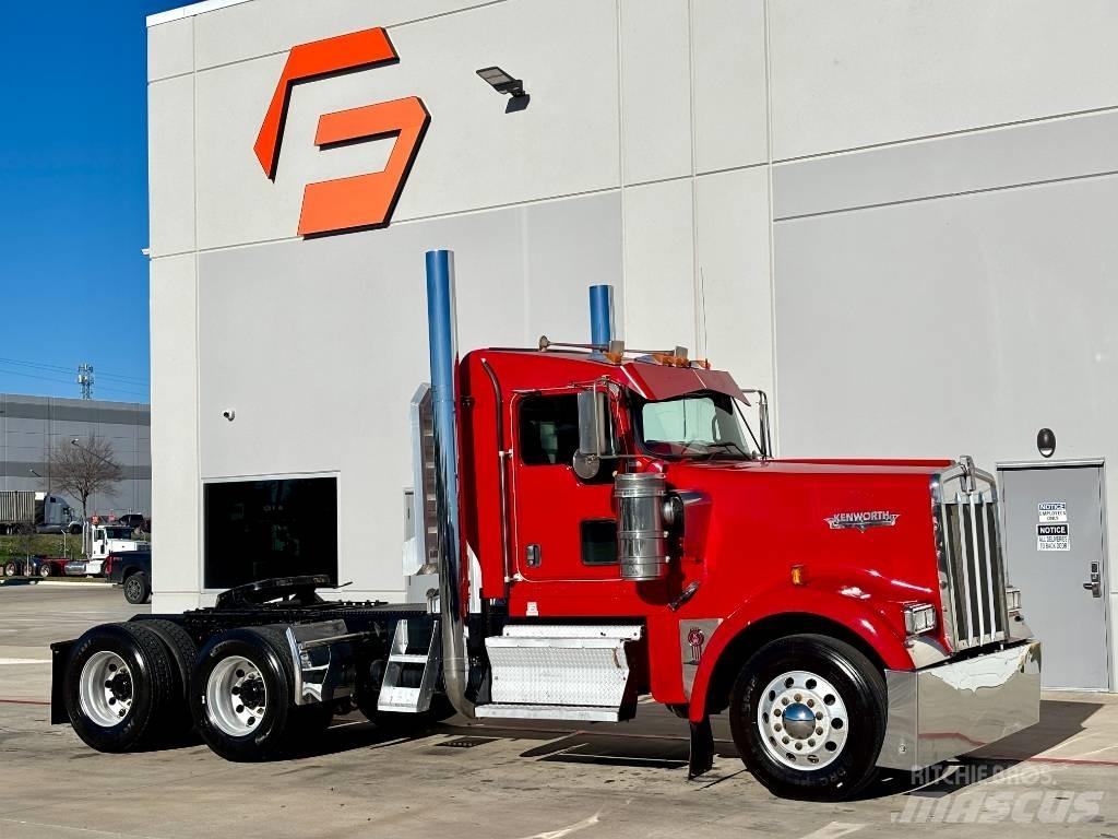 Kenworth W 900 Тягачі