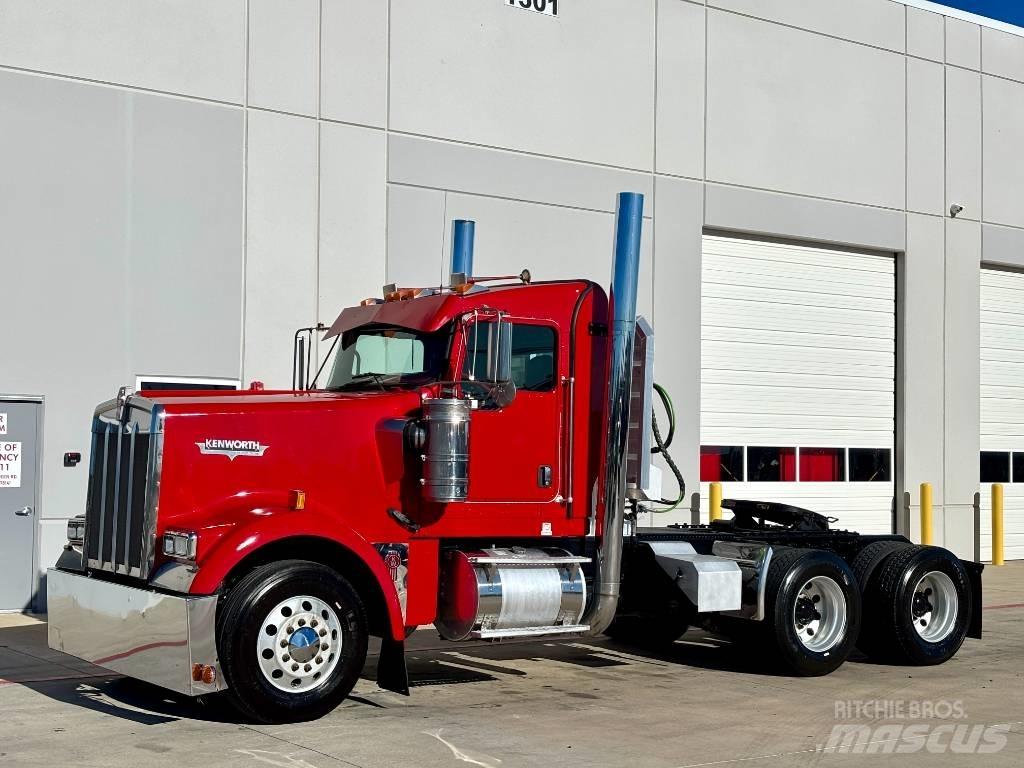Kenworth W 900 Тягачі