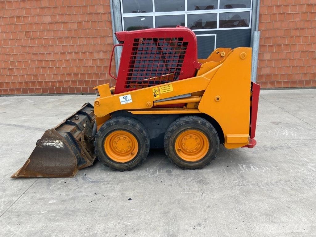 Gehl 4240 Міні-навантажувачі