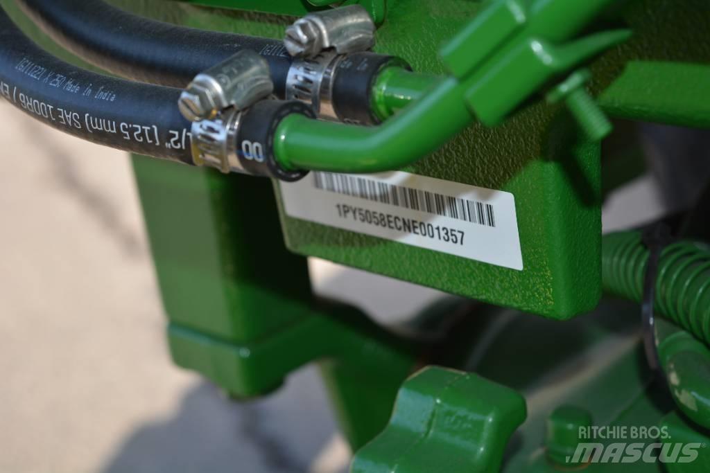 John Deere 5058E Трактори