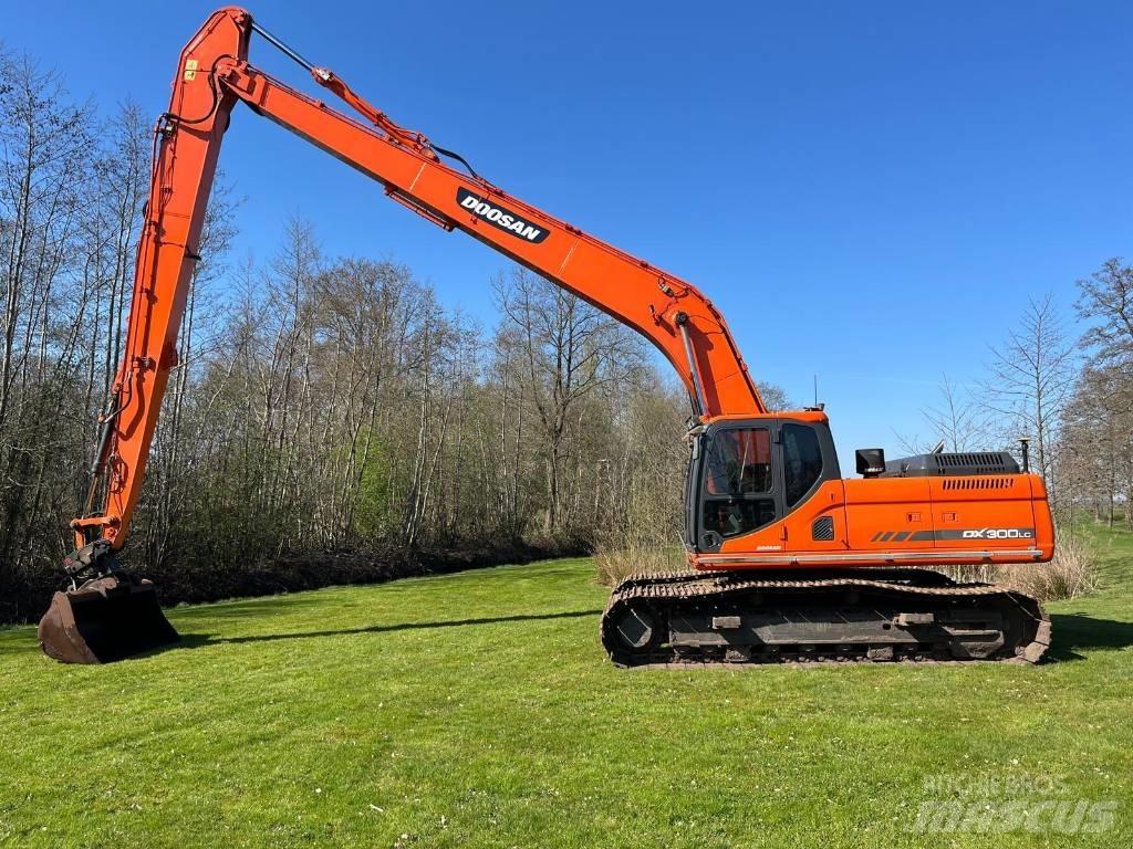 Doosan DX 300 Гусеничні екскаватори