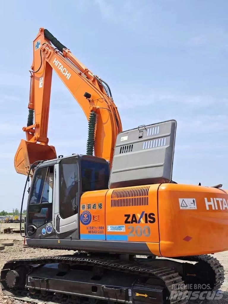 Hitachi ZX200 Гусеничні екскаватори