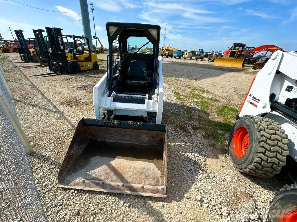 Bobcat T 110 Гусеничні вантажники