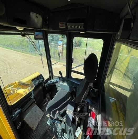 Bomag BC772EB-2 Грунтові котки