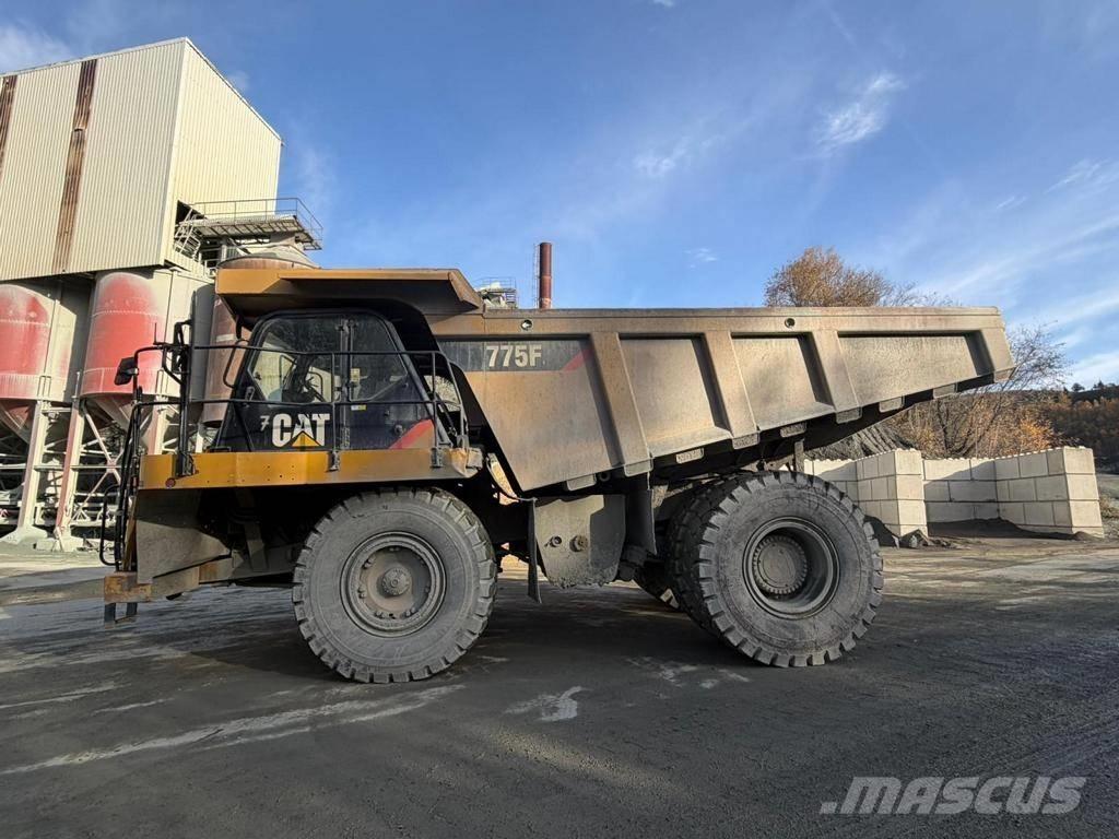 CAT 775 F Кар`єрні самоскиди