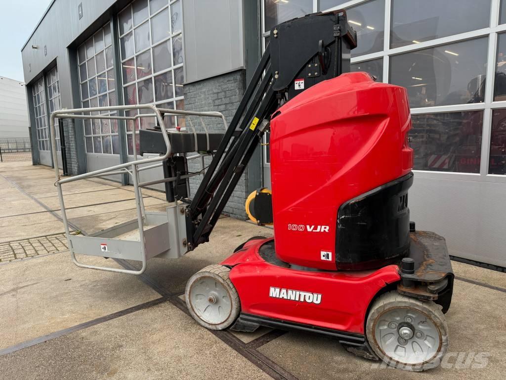 Manitou 100 VJR Вертикальні щоглові підйомники