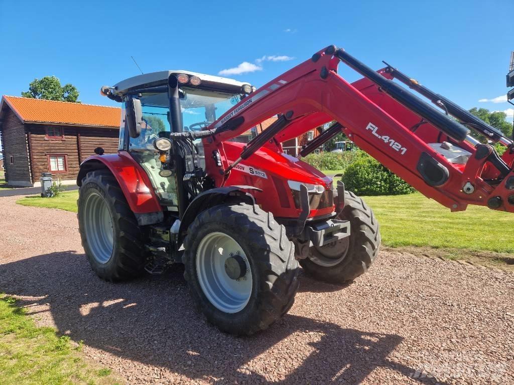 Massey Ferguson 5713 Трактори