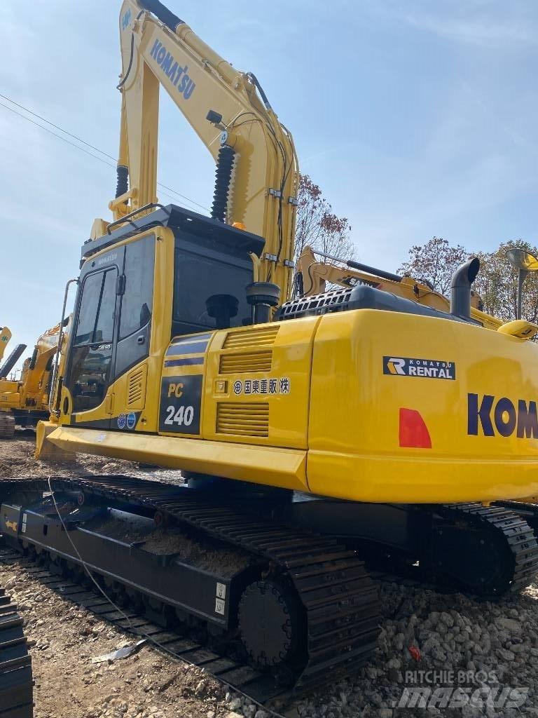 Komatsu 240LC-8 Гусеничні екскаватори