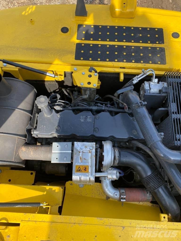 Komatsu 240LC-8 Гусеничні екскаватори