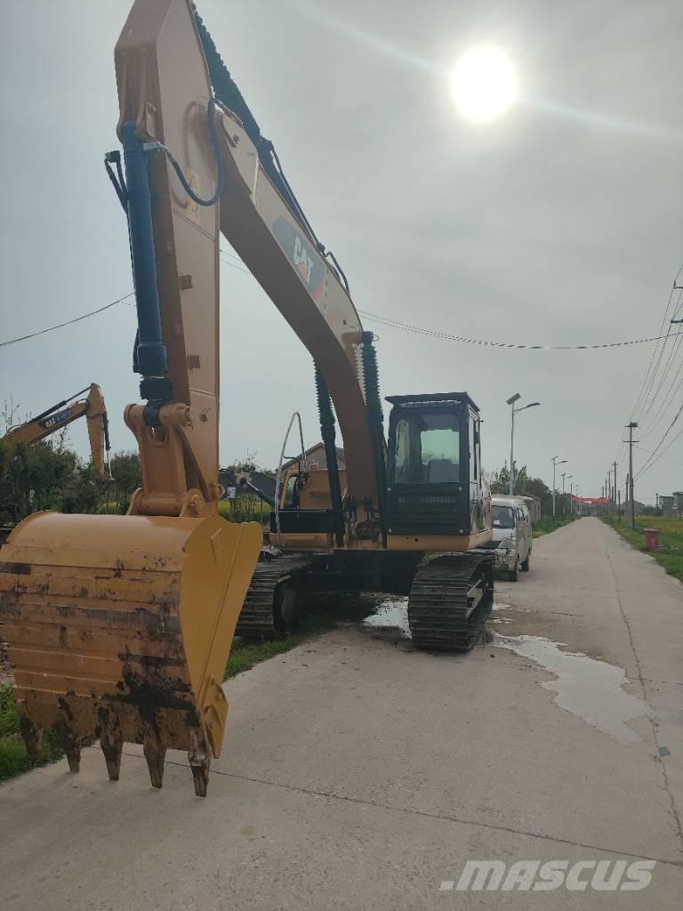 CAT 320 D Гусеничні екскаватори