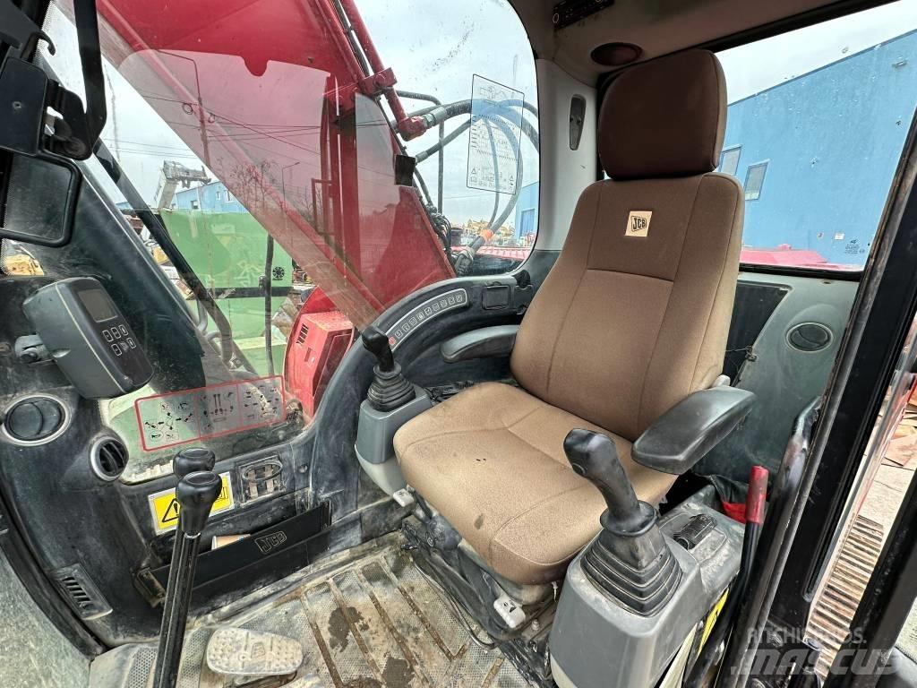 JCB JS 240 N LC Гусеничні екскаватори