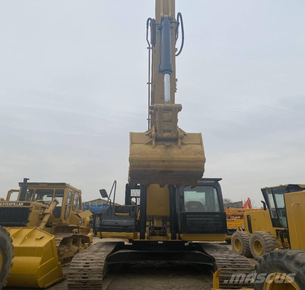 CAT 330 D L Гусеничні екскаватори