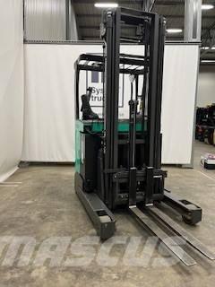 Mitsubishi RB16N3 Річ-трак із високим підйомом