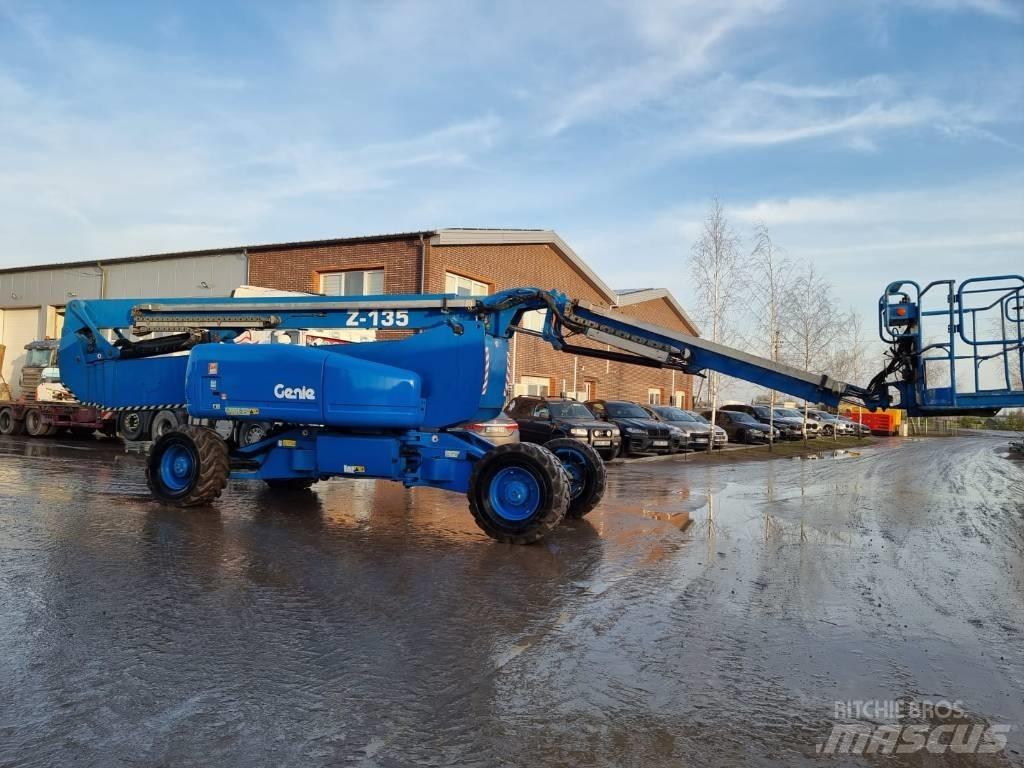 Genie Z 135 4x4 Колінчаті підйомники