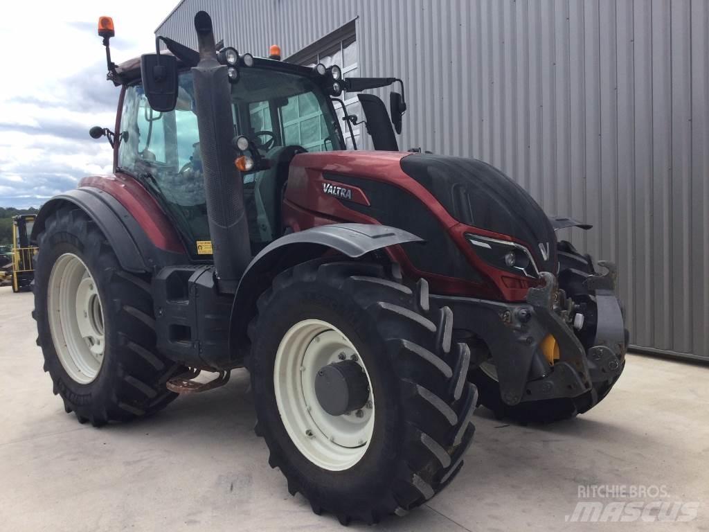 Valtra T194 Трактори