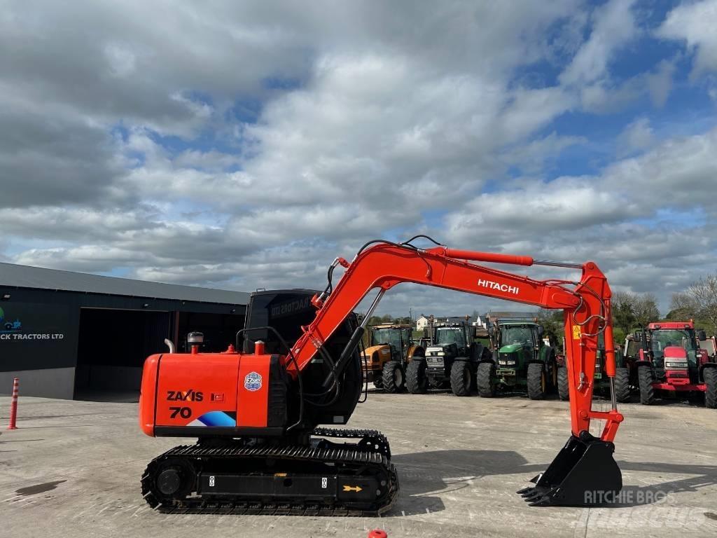 Hitachi Zaxis 70 Гусеничні екскаватори