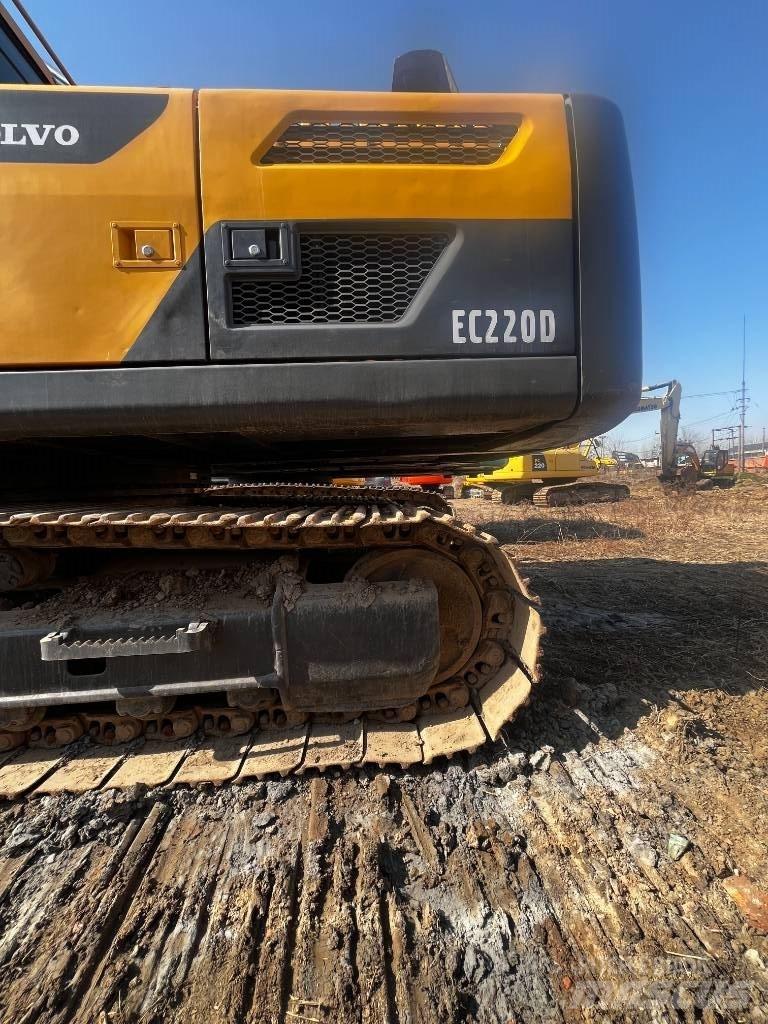 Volvo EC 220 Гусеничні екскаватори