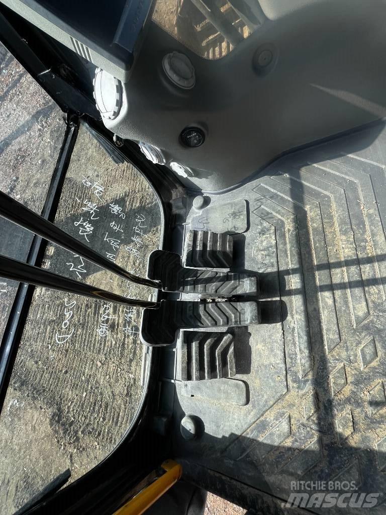 Volvo EC 220 Гусеничні екскаватори
