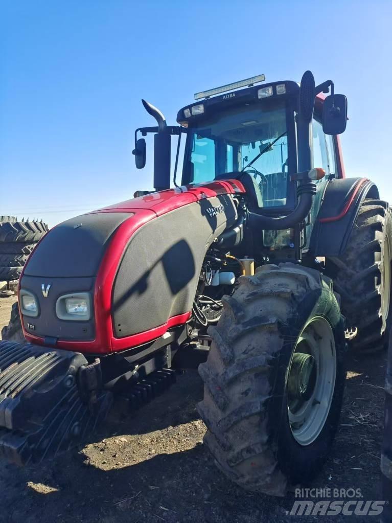 Case IH FARMALL 1404 Трактори