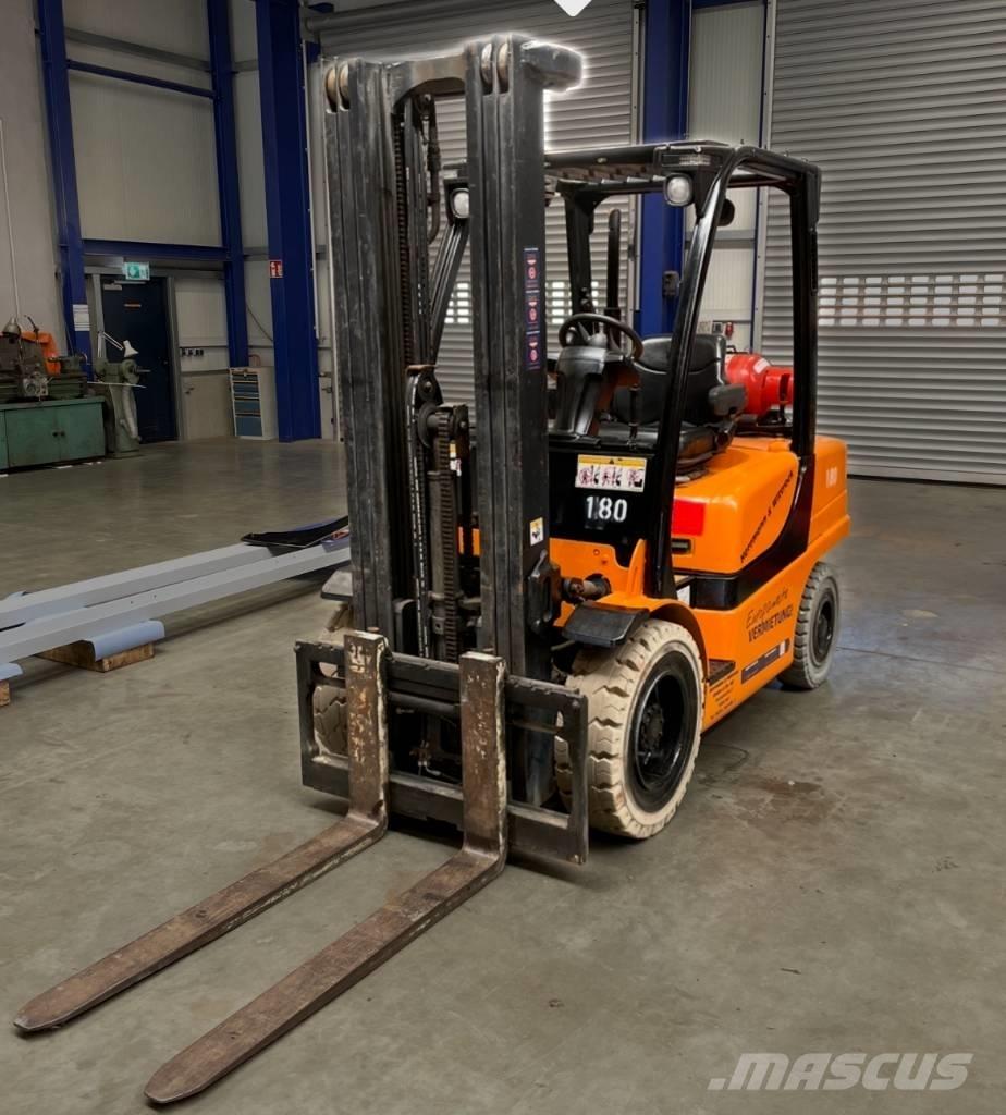 Yale GLP 35 VX Газові навантажувачі