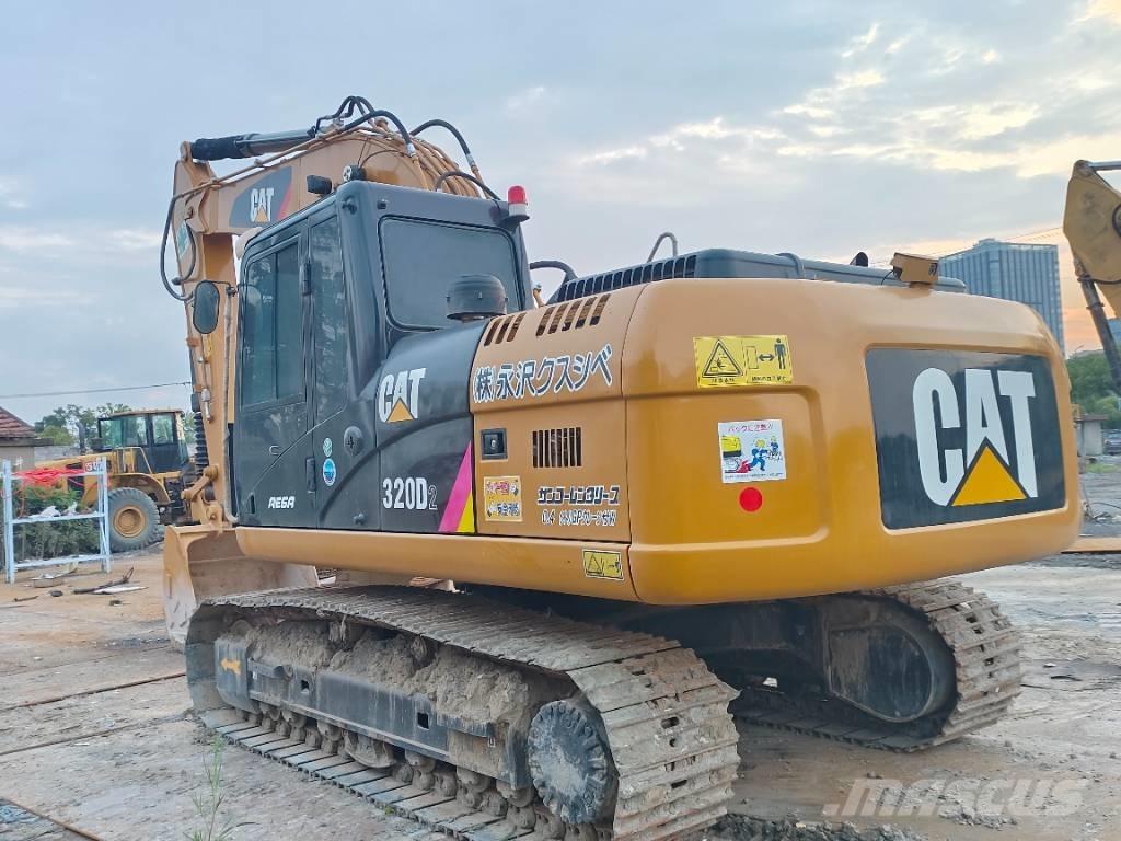 CAT CAT 320D2 Гусеничні екскаватори