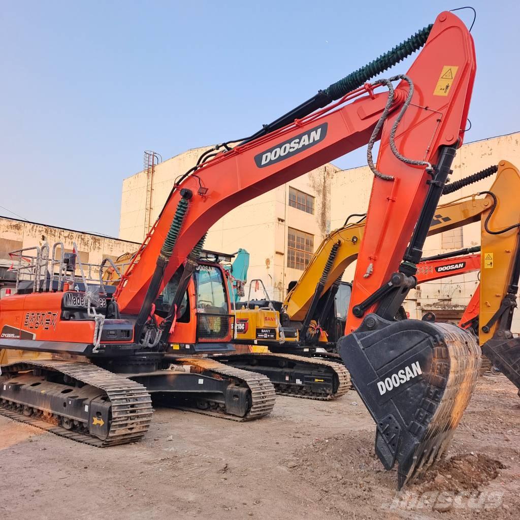 Doosan DX225LC-9C Гусеничні екскаватори