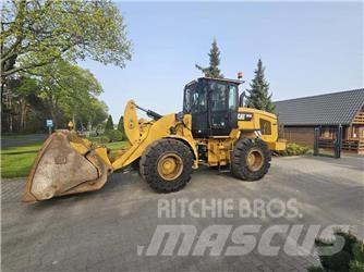 CAT 924K Фронтальні навантажувачі