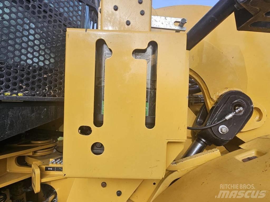 CAT 924K Фронтальні навантажувачі