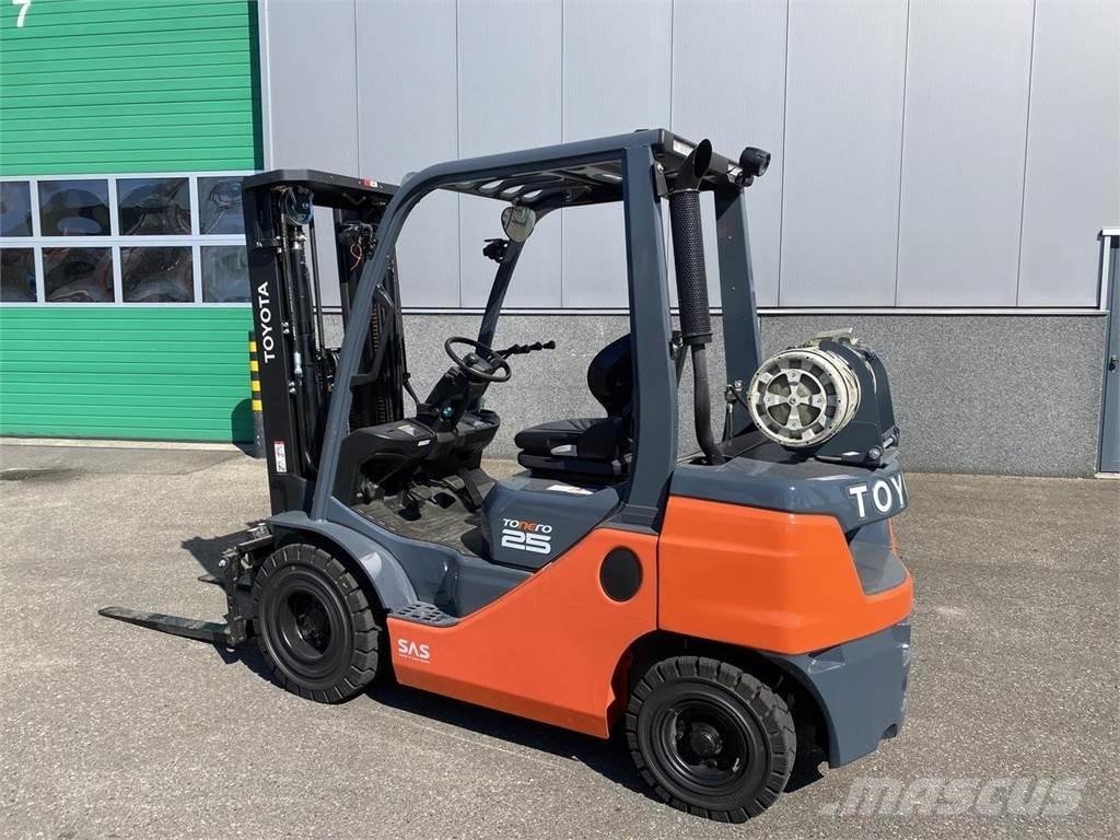 Toyota 02-8FGF25 Газові навантажувачі