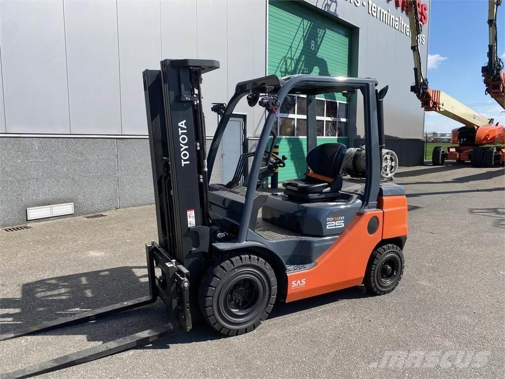 Toyota 02-8FGF25 Газові навантажувачі