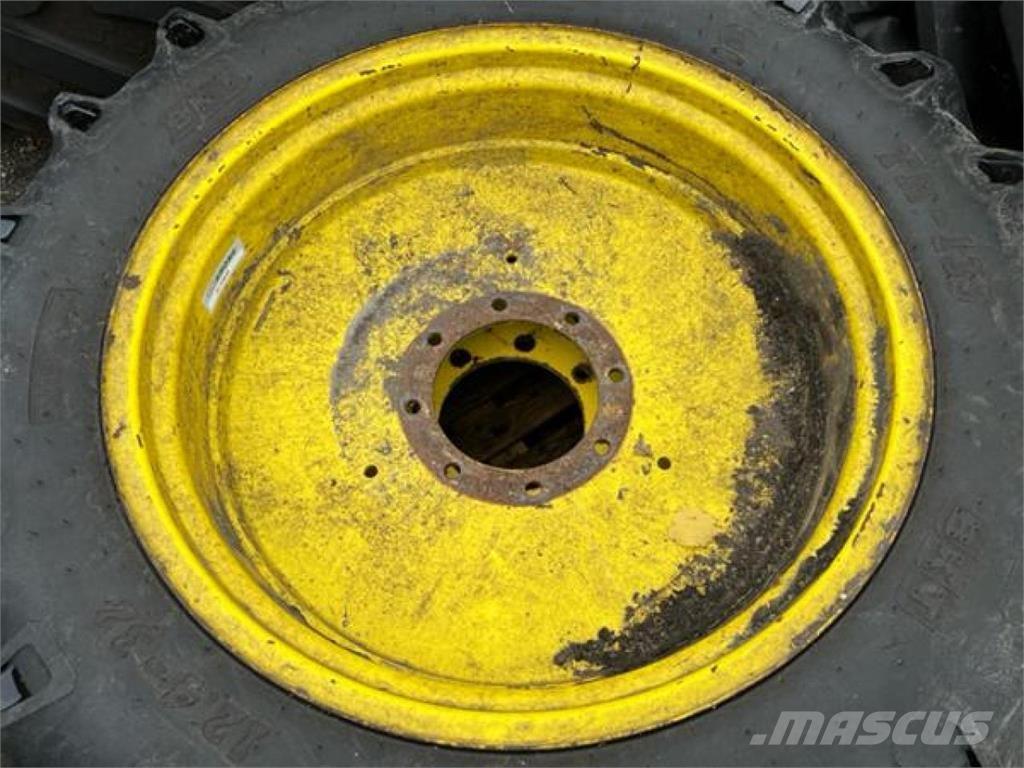 BKT 12.4-32 Колеса