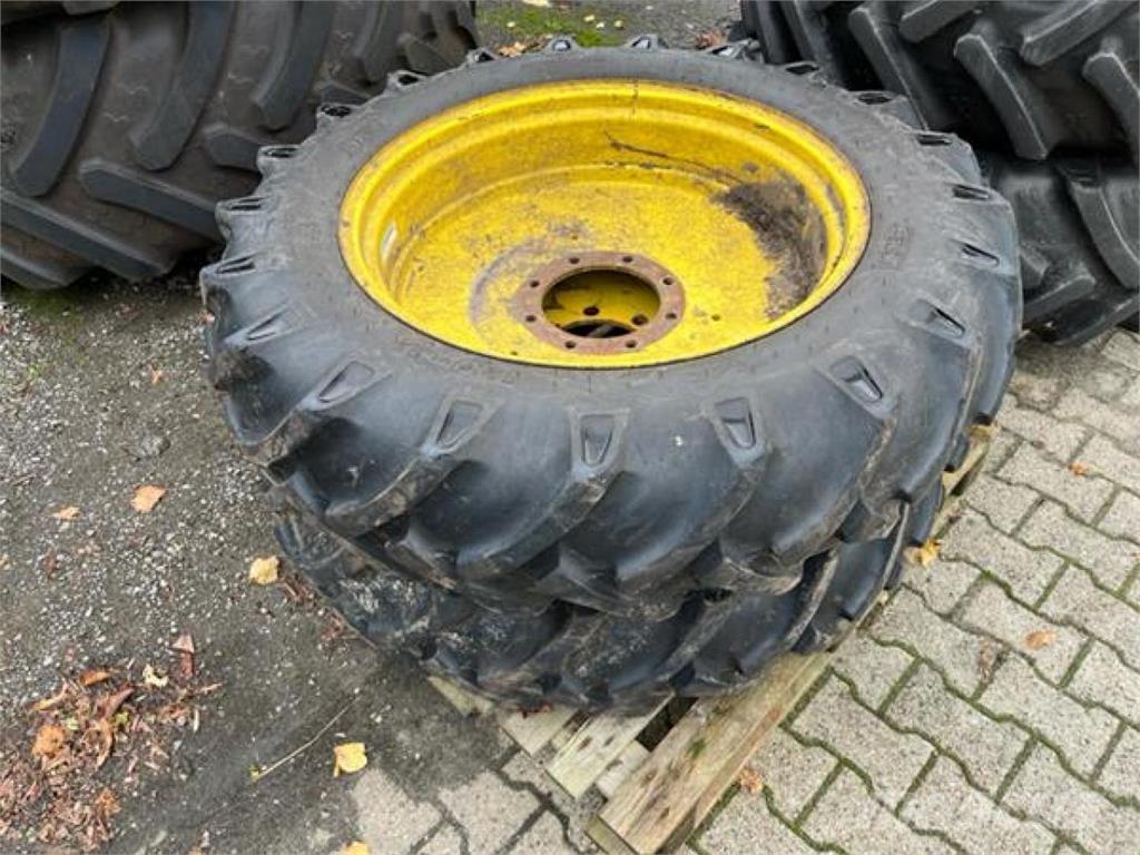 BKT 12.4-32 Колеса